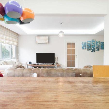 Central And Vibrant Flat With Balcony In Besiktas Stambuł Zewnętrze zdjęcie